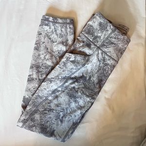 Lululemon Grey and white Leggings, Size 2